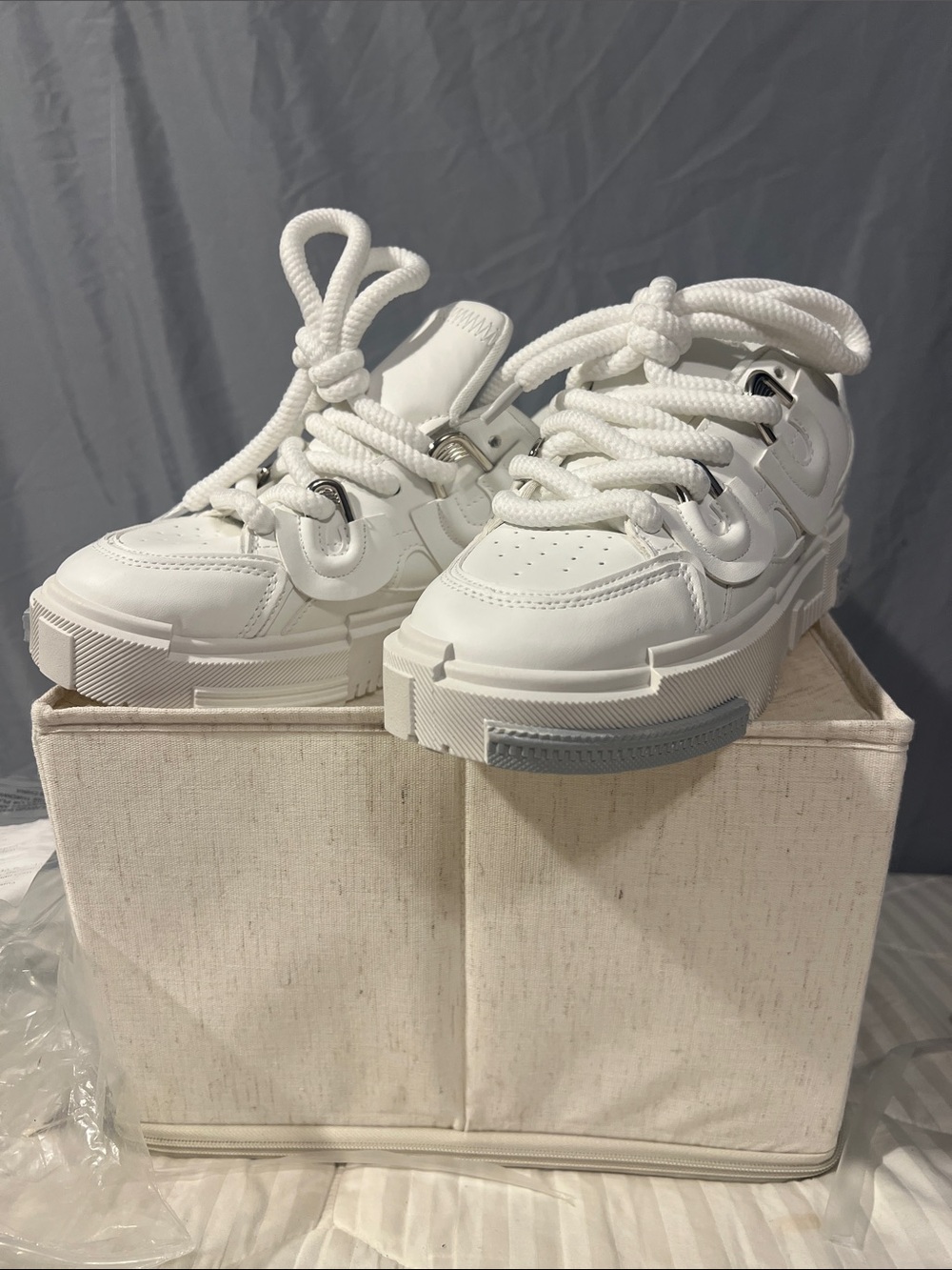 SHEIN White Chunky Platform Kids Sneakers with Thick Rope Laces